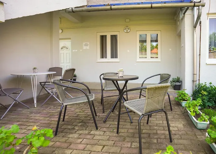 Apartamento Piroska Bartóktéri 02 *