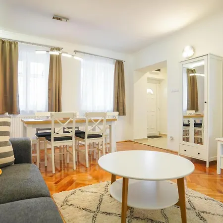 Apartmán Piroska Bartokteri 02 *