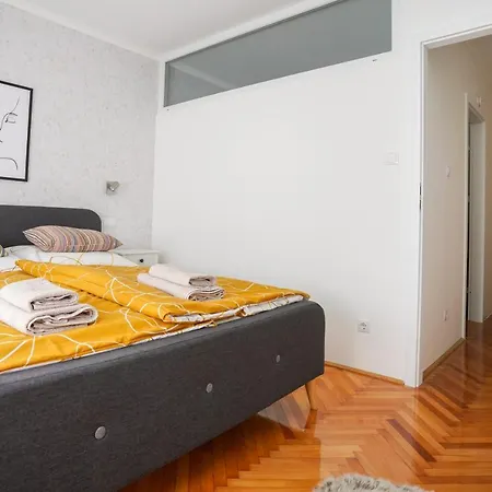 Piroska Bartokteri 02 Apartmán *